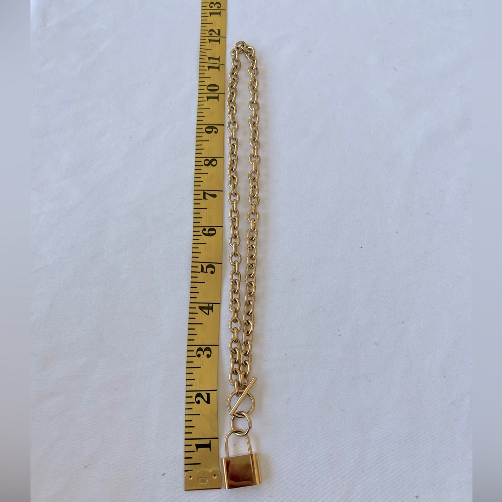 Ellie Vail: Gold Padlock Necklace - Picture 3 of 5